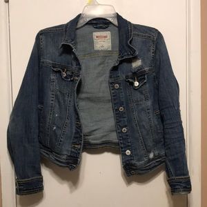 Cropped denim jacket
